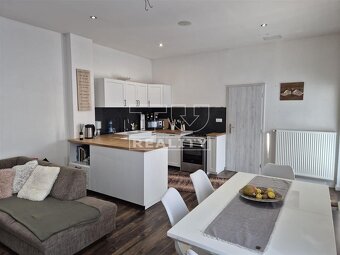 4-izbový dom v centre Levíc – bývanie, investícia aj... - 12