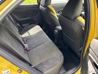 Toyota yaris cross awd hybrid - 12
