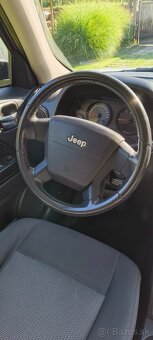 JEEP Patriot s pohonom 4x4 (RV 2011) - 12
