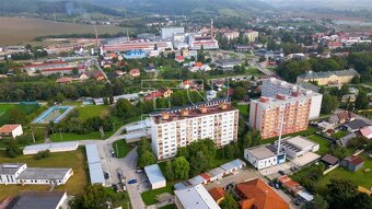 Priestranný 3-izbový byt s loggiou a zariadením v... - 12