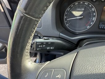 ► ŠKODA OCTAVIA 2,0 FSI - 110 kW, PARK. SENZORY ◄ - 12