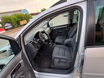 Volkswagen Touran 2.0FSI - 12
