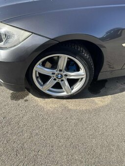Bmw E90 318D - 12
