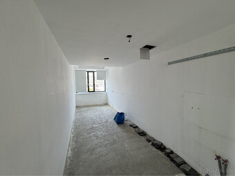 Prenájom samostatného kancelárskeho traktu 243 m² na Vajnors - 12