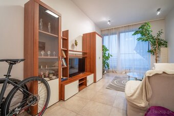 PRENÁJOM 2 izbový byt 75 m² Five Star Residence, Staré Mesto - 12