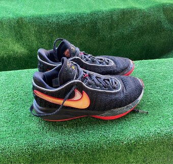 Nike, Jordans 38-38,5 - 12