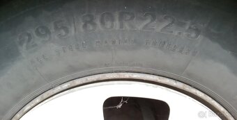 Autobus Karosa kolesá Firestone 29580 R22,5 - 12
