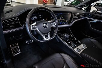 Volkswagen Touareg - 12