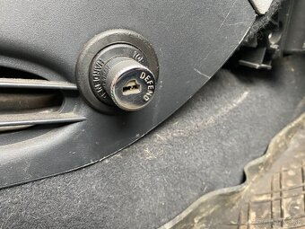 Predám Citroën C3 1.1i ,44kw - 12