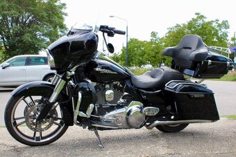 Harley Davidson Street Glide Custom - 12