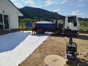 Zemné práce – minibager, traktobager, odvoz materiálu - 12