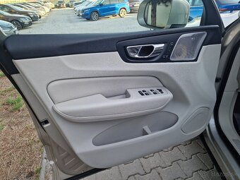 Volvo XC60 T8 Twin Engine 4x4 A/T 320k Hybrid (benz+elektr) - 12