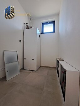 Priestranné novostavby 4-izbových rodinných domov v meste Ša - 12