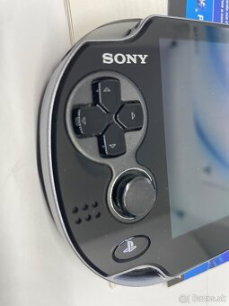 PS Vita OLED Wi-Fi (PCH-1004) - 12