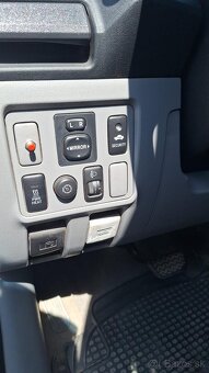 Toyota Hilux 3.0 D-4D 126Kw 4x4 - 12
