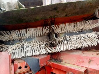 zametacie metly a ina komunalna technika - 12