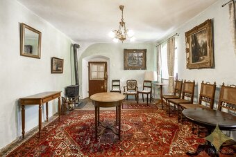 Historický rodinný dom v srdci obce Štiavnické Bane - 12