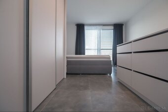 2-izbový byt s predzáhradkou aj parkovaním – pocit domu za c - 12