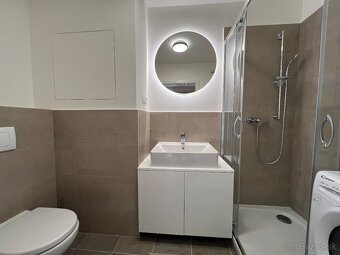 Štýlová garsonka s balkónom – Slnečnice POP - 12