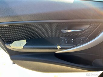 BMW 320d combi - 12