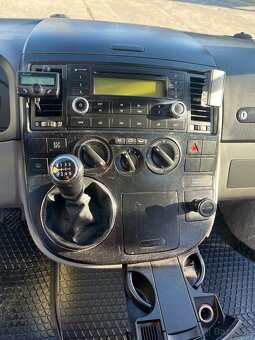 Volkswagen T5 multivan 2,5 TDI 96kW - 12