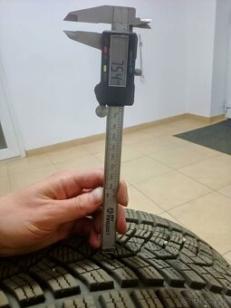 Predám zimné pneumatiky Goodyear 225/50 R18 - 12