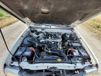 TOYOTA HILUX 3-STRANNÝ VYKLÁPAČ - 12