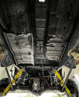 Toyota Landcruiser 90 - 12