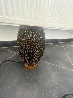 Predám svetla,lustre,vazu,stolík tv , konferečny stolík - 12