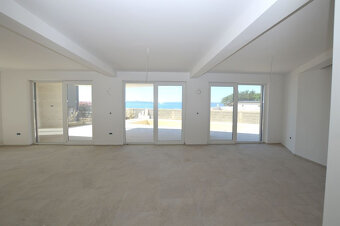 Vila na pláži, Privlaka, bazén, pozemok 4,8á, najvyhľadávane - 12