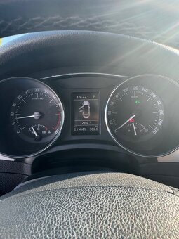 Predám Škoda Superb Combi 2.0 TDI DSG - 12
