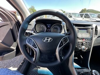 Hyundai i30 CW 1.6i CRDi VGT Family - 12