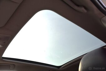 Toyota Avensis Combi 2.2 D-4D, SR voz, Panoráma, Koža - 12