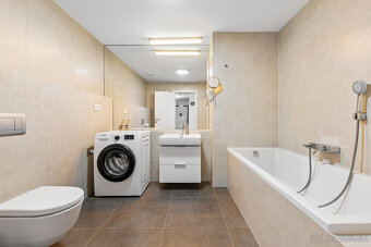 Moderný 3-izbový byt s predzáhradkou a terasou - 12