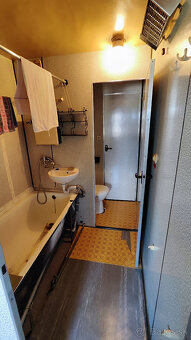 Na predaj 2-izbový (60,30 m²) byt v centre Lučenca s loggiou - 12