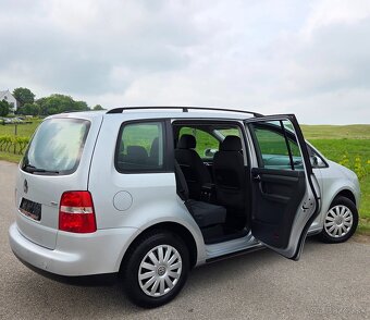 Volkswagen Touran 1.9 TDI 77KW/105PS R.V.10/2006 - 12