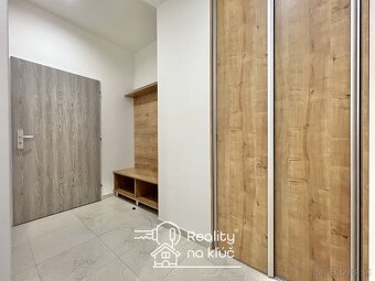 Na prenájom elegantný čiastočne zariadený veľký 2-izbový byt - 12