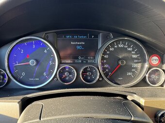 Volkswagen Touareg 3.0 V6 TDI DPF tiptronic - 12