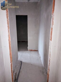 Novostavba 4-izbového rodinného domu v tichej lokalite v obc - 12