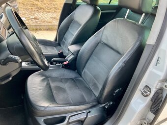 Škoda Octavia Combi Scout 2.0 TDI 4x4 Xenon Alcantara - 12