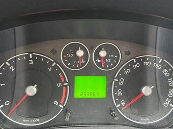 Ford Fusion 1,4 TDCI - 12