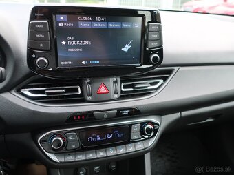 Hyundai i30 WG 1.6CRDi 85kW TAŽNÉ SMART ZÁRUKA DPH - 12