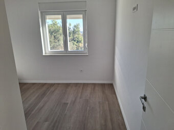 Chorvátsko-Trojizbový apartmán s panoramatickým výhľadom PAG - 12