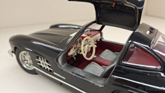 1:18 MERCEDES-BENZ 300SL - 12