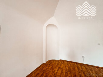 Reprezentatívne priestory na prenájom – Štúrova, pri Auparku - 12