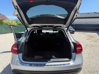 Mercedes-Benz GLA 200 d 4MATIC A/T - 12