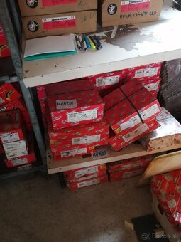 Prodám SKLAD NÁHRADNÍCH DÍLŮ BRZD - 12