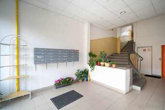 Krásny 1-izb. byt s veľkým balkónom – možnosť úpravy na 2+kk - 12