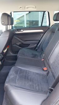 Volkswagen Passat 2.0TDI 110kw Variant Highline - 12