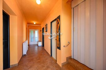 Priestranný 6-izbový rodinný dom na predaj – Radzovce - 12